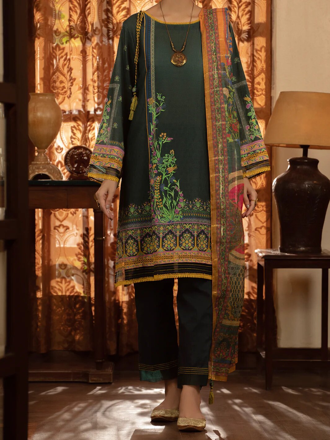 AM Dark Green Lawn 3 Piece Unstitched Zam Zam Cloth AM Dark Green Lawn 3 Piece Unstitched Zam Zam Cloth